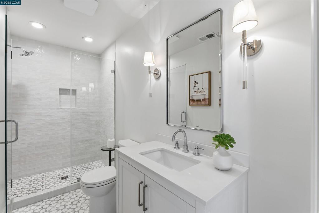 ORINDA C.C. - Residential