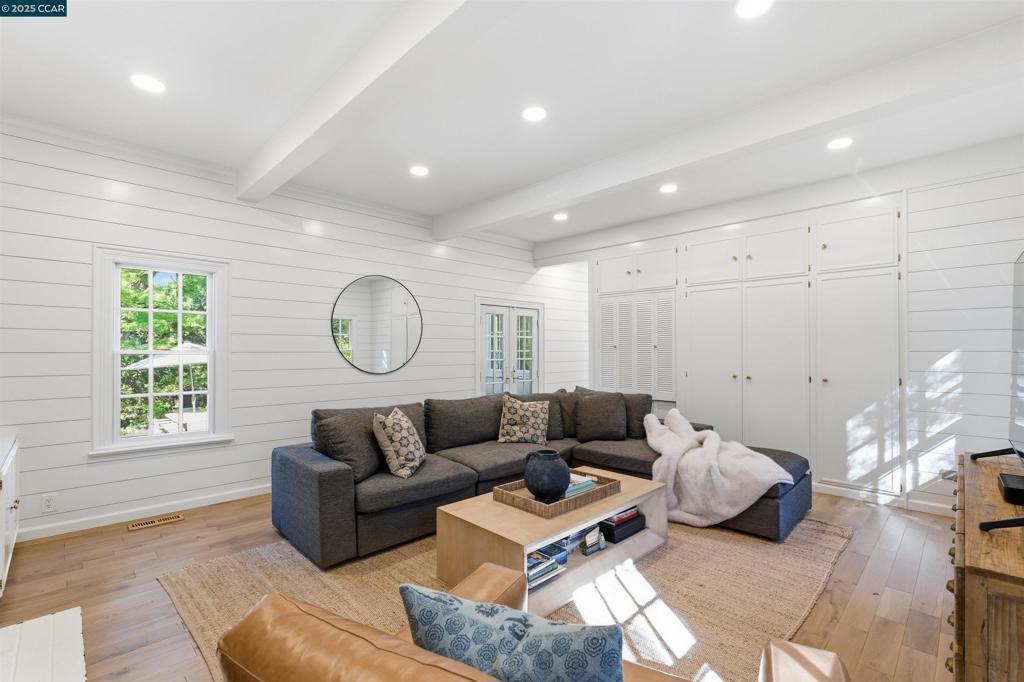 ORINDA C.C. - Residential