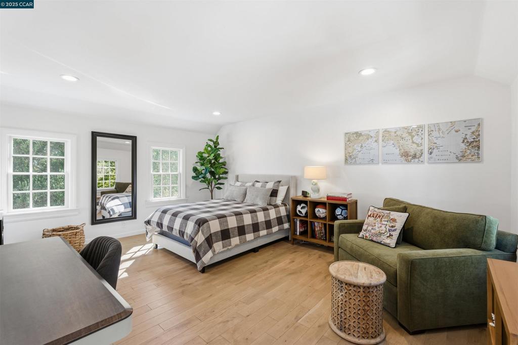 ORINDA C.C. - Residential