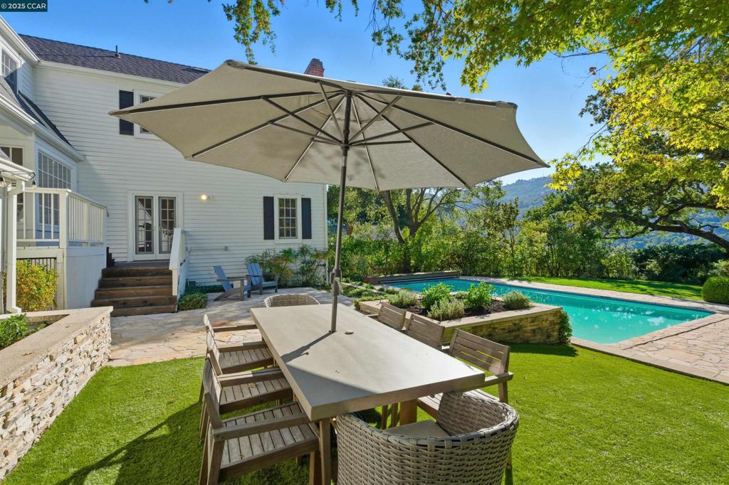 ORINDA C.C. - Residential