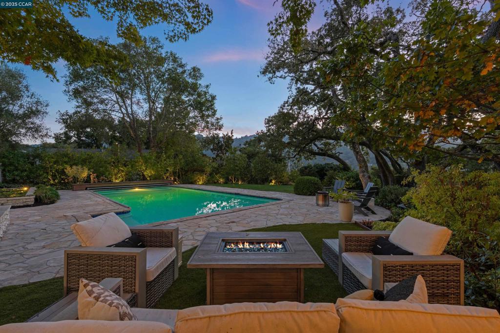 ORINDA C.C. - Residential