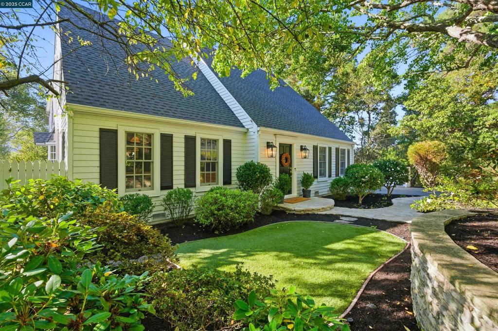 ORINDA C.C. - Residential