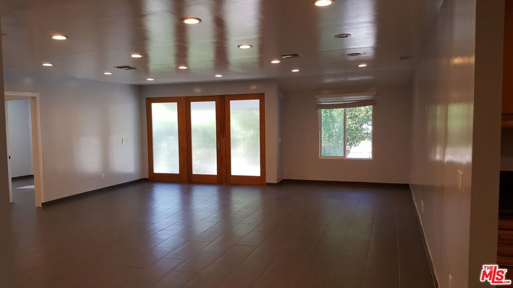 Properties 1 15746 MAGNOLIA 1/2