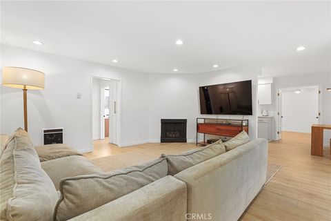 Photo of 1228 14th Street #103, Santa Monica, CA 90404 (MLS # SB26102093)