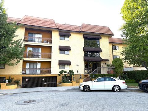 Photo of 645 Balboa Avenue #2C, Glendale, CA 91206 (MLS # GD26158364)
