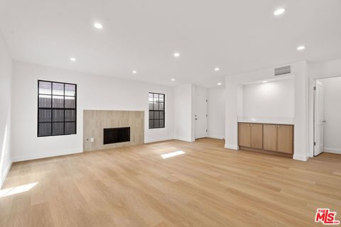 Photo of 2541 Stoner Avenue #3, Los Angeles, CA 90064 (MLS # 25599813) Photo of 2541 Stoner Avenue #3, Los Angeles, CA 90064 (MLS # 25599813)