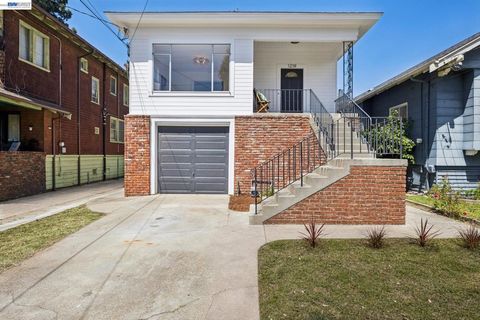 Photo of 1219 Pearl St St, Alameda, CA 94501 (MLS # 41133314)