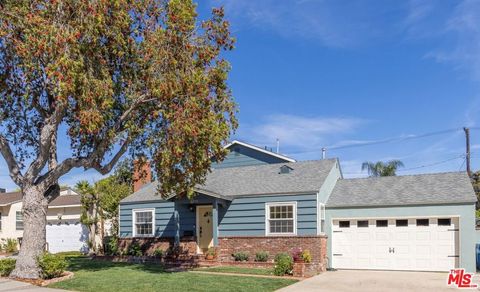 Photo of 8806 Croydon Avenue, Los Angeles, CA 90045 (MLS # 26657971)