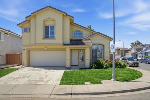 Photo of 40352 Linaria Circle, Fremont, CA 94538 (MLS # ML82046013)