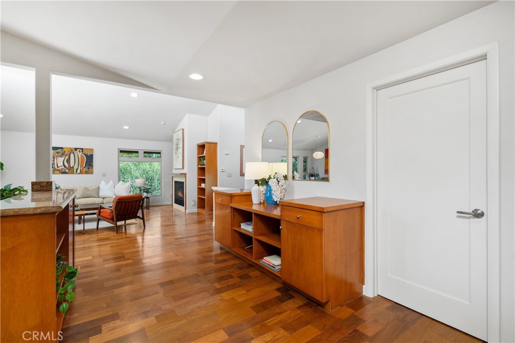 2377 Silver Ridge Avenue