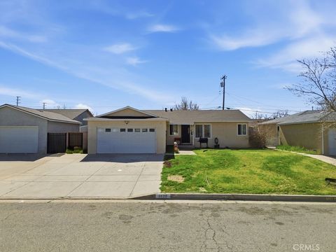 Photo of 1020 W Avenue J6, Lancaster, CA 93534 (MLS # DW26041575)