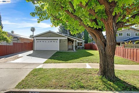 Photo of 238 Arbor Valley Dr Dr, San Jose, CA 95119 (MLS # 41138779)