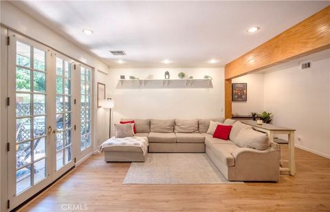 Tiny photo for 24420 Victory BLVD, West Hills, CA 91367 (MLS # SR26147002)