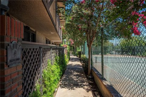 Tiny photo for 24420 Victory BLVD, West Hills, CA 91367 (MLS # SR26147002)