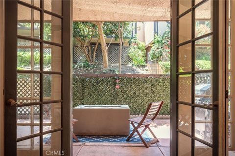 Tiny photo for 24420 Victory BLVD, West Hills, CA 91367 (MLS # SR26147002)