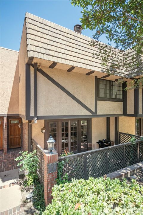 Photo of 24420 Victory BLVD, West Hills, CA 91367 (MLS # SR26147002)