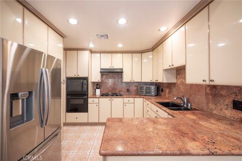Tiny photo for 24420 Victory BLVD, West Hills, CA 91367 (MLS # SR26147002)