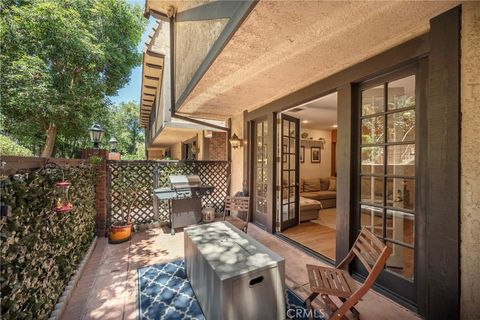 Tiny photo for 24420 Victory BLVD, West Hills, CA 91367 (MLS # SR26147002)