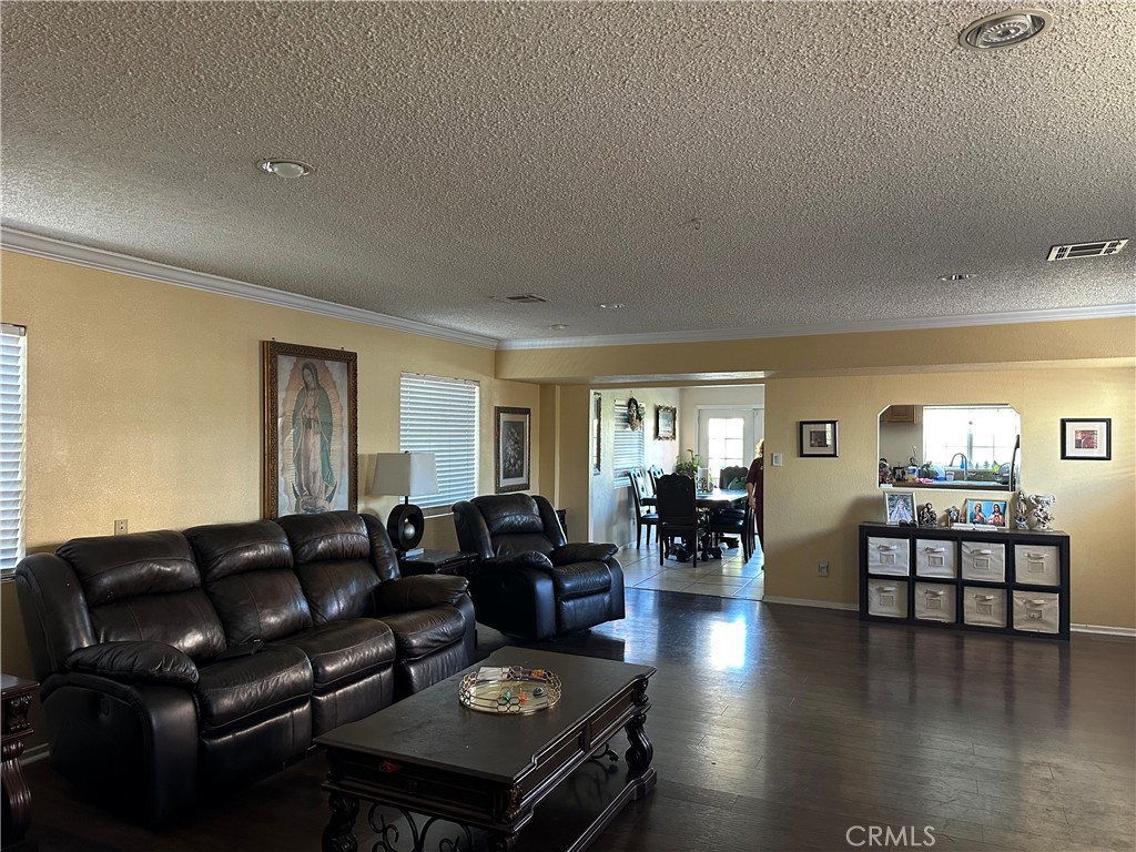 1801 W Cameron