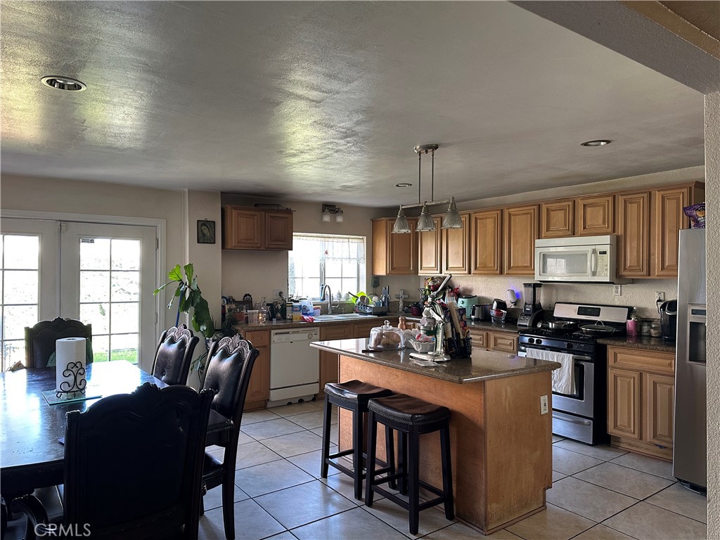 1801 W Cameron