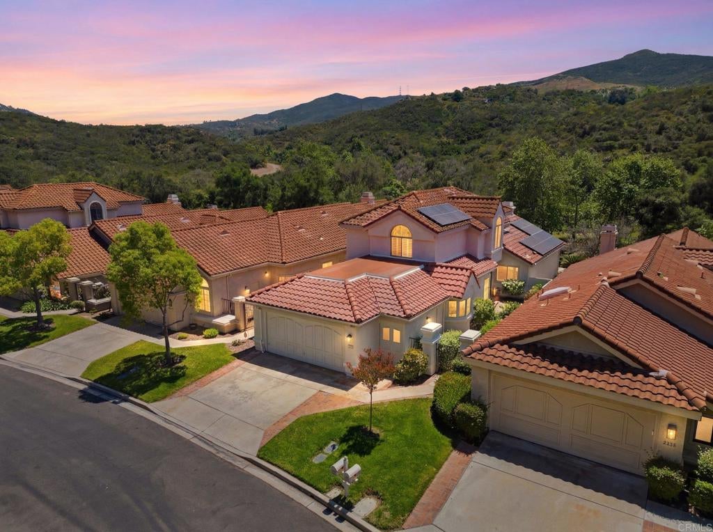 2262 Vista Valley Lane
