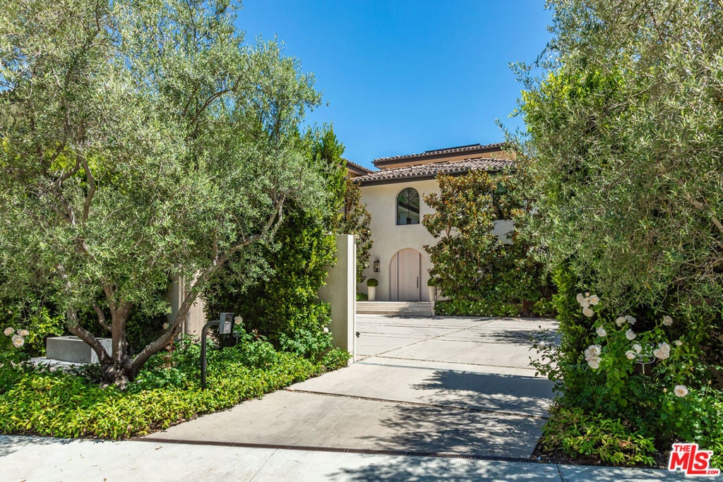 Photo of 1362 Bella Oceana Vista, Pacific Palisades, CA 90272 (MLS # 26870433)