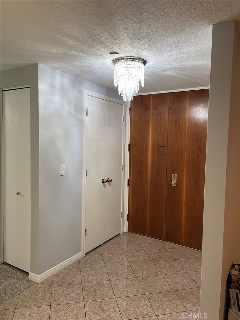 Properties 2 200 N Swall Drive L252