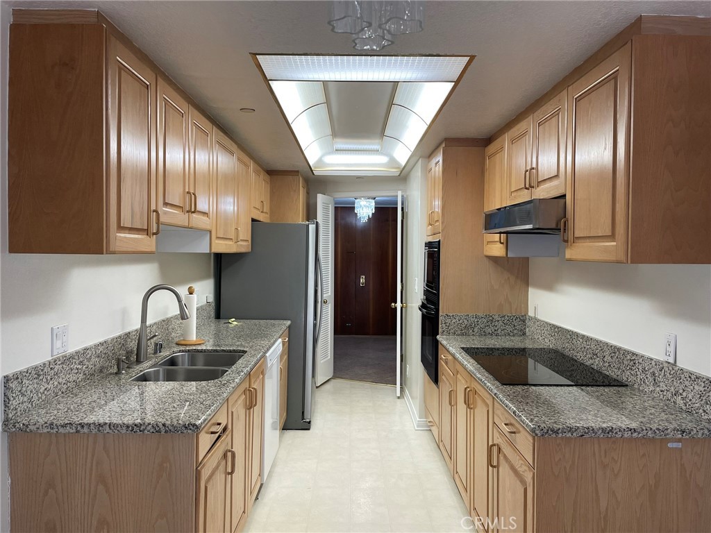 Properties 3 200 N Swall Drive L252