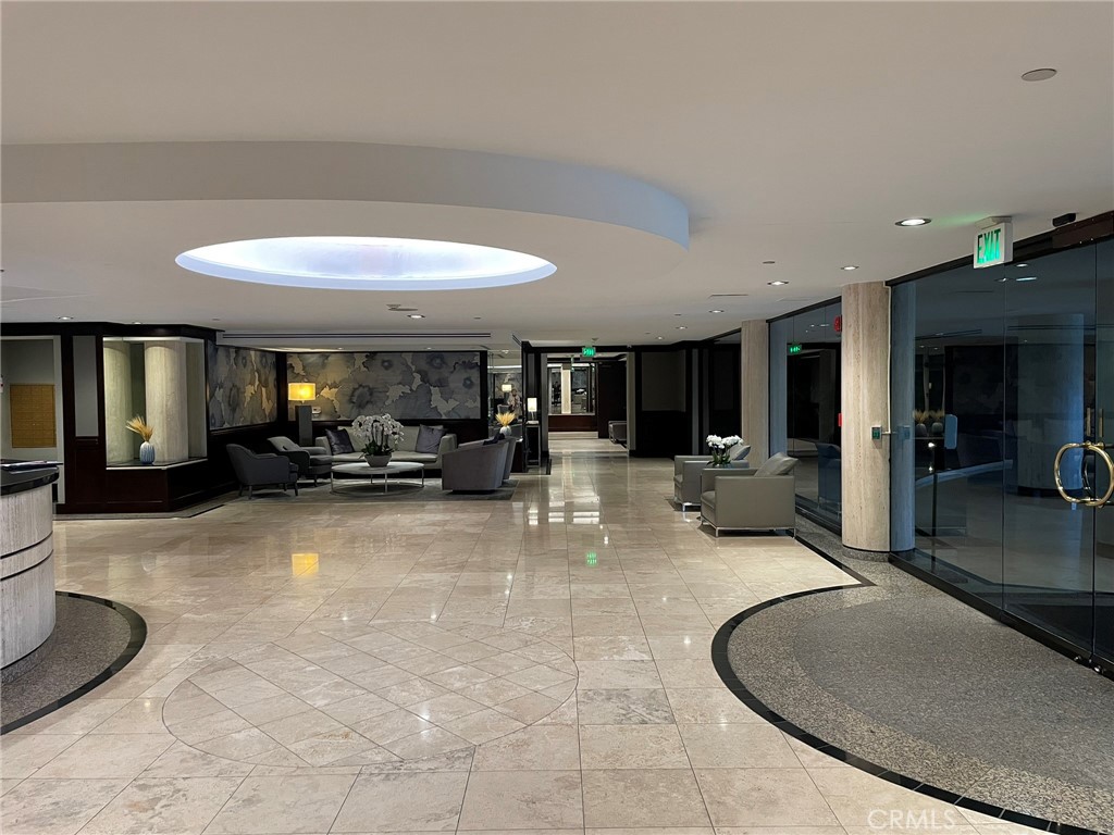 Properties 1 200 N Swall Drive L252