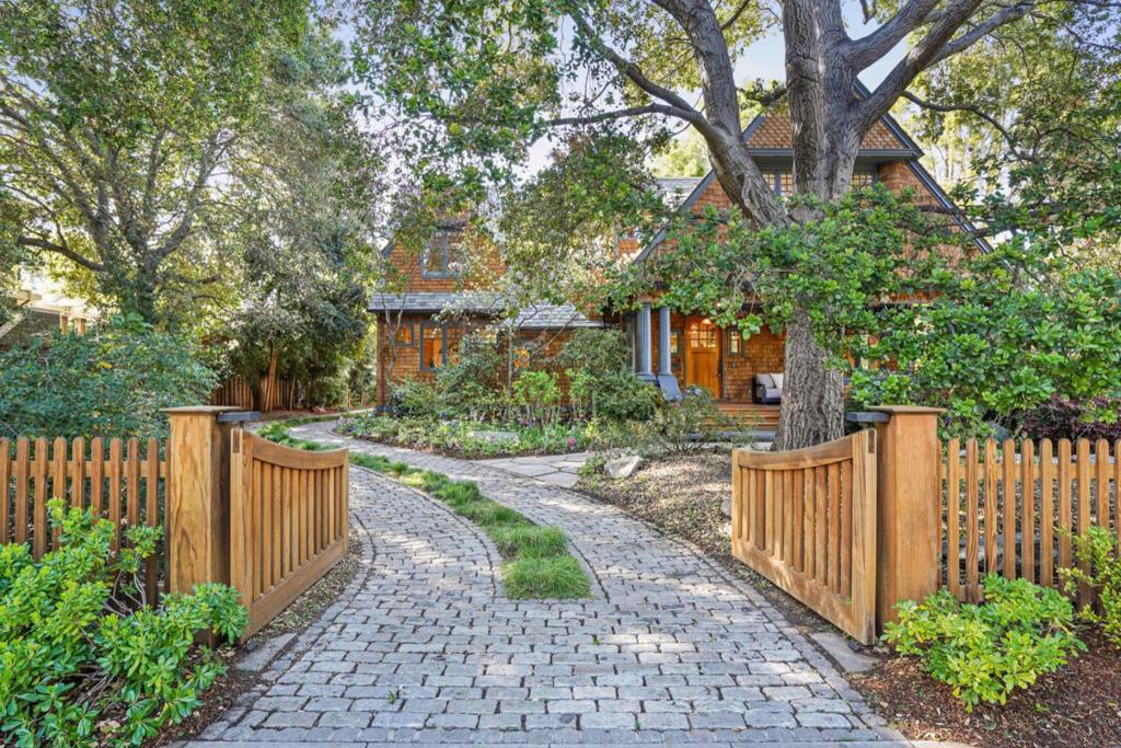 535 Kingsley Avenue