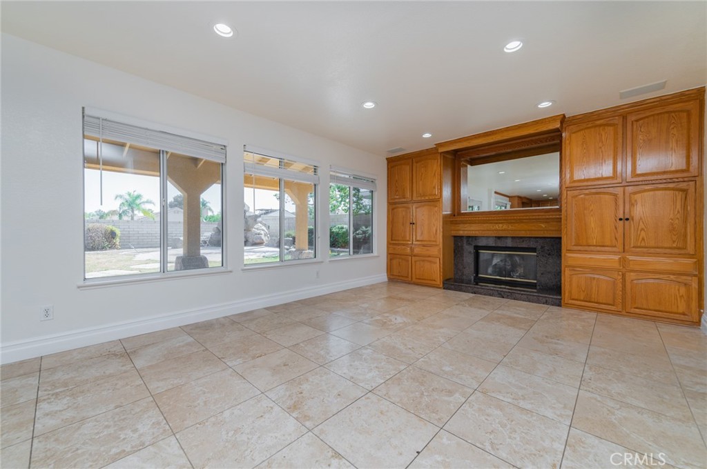 Unkown - Residential Lease