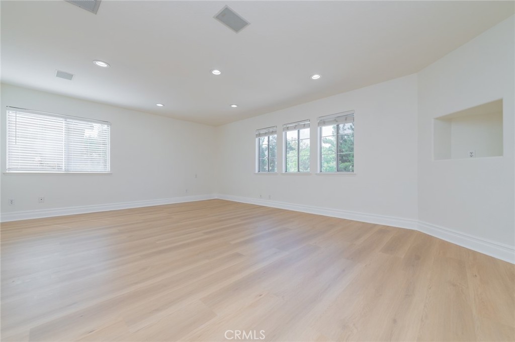 Unkown - Residential Lease
