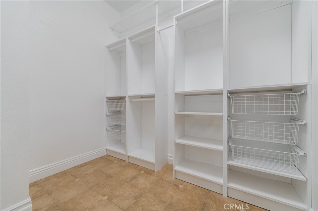 Unkown - Residential Lease