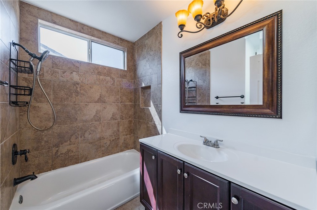 Unkown - Residential Lease