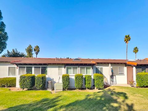 Tiny photo for 16566 Caminito Vecinos #25, San Diego, CA 92128 (MLS # 260005388SD)