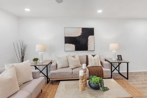 Tiny photo for 16566 Caminito Vecinos #25, San Diego, CA 92128 (MLS # 260005388SD)