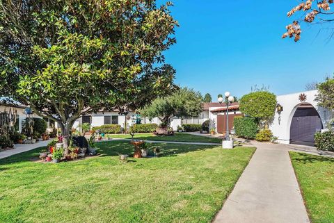 Tiny photo for 16566 Caminito Vecinos #25, San Diego, CA 92128 (MLS # 260005388SD)