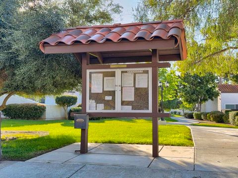 Tiny photo for 16566 Caminito Vecinos #25, San Diego, CA 92128 (MLS # 260005388SD)