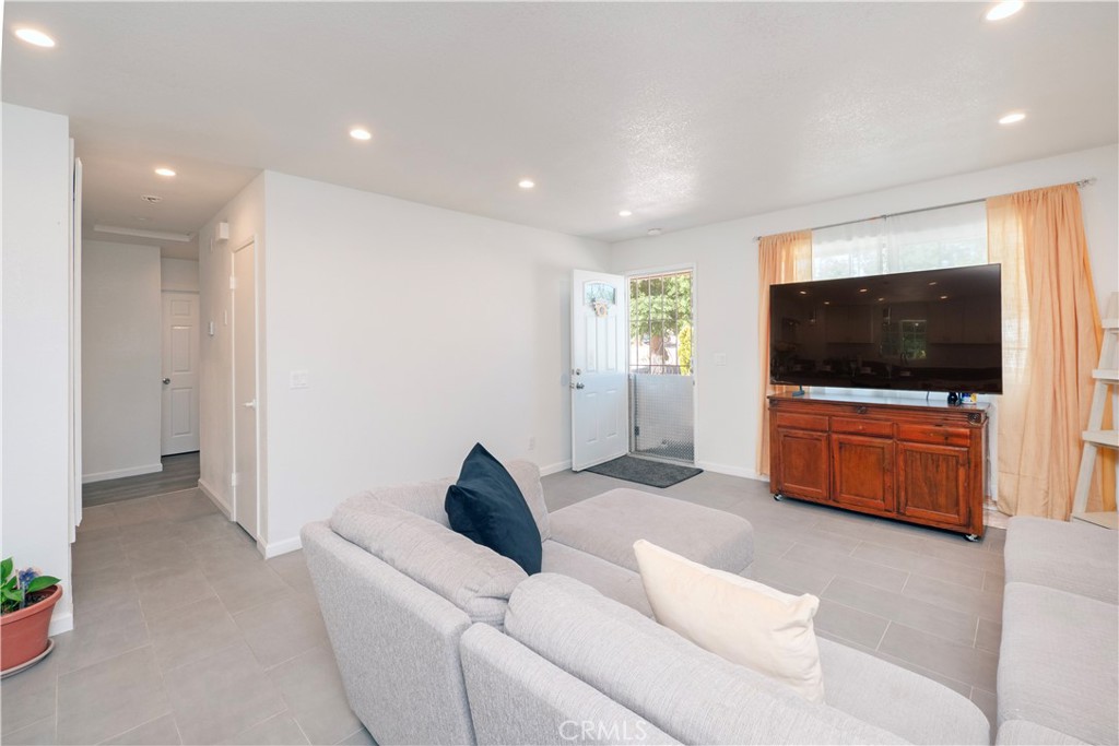 10707 Redwood