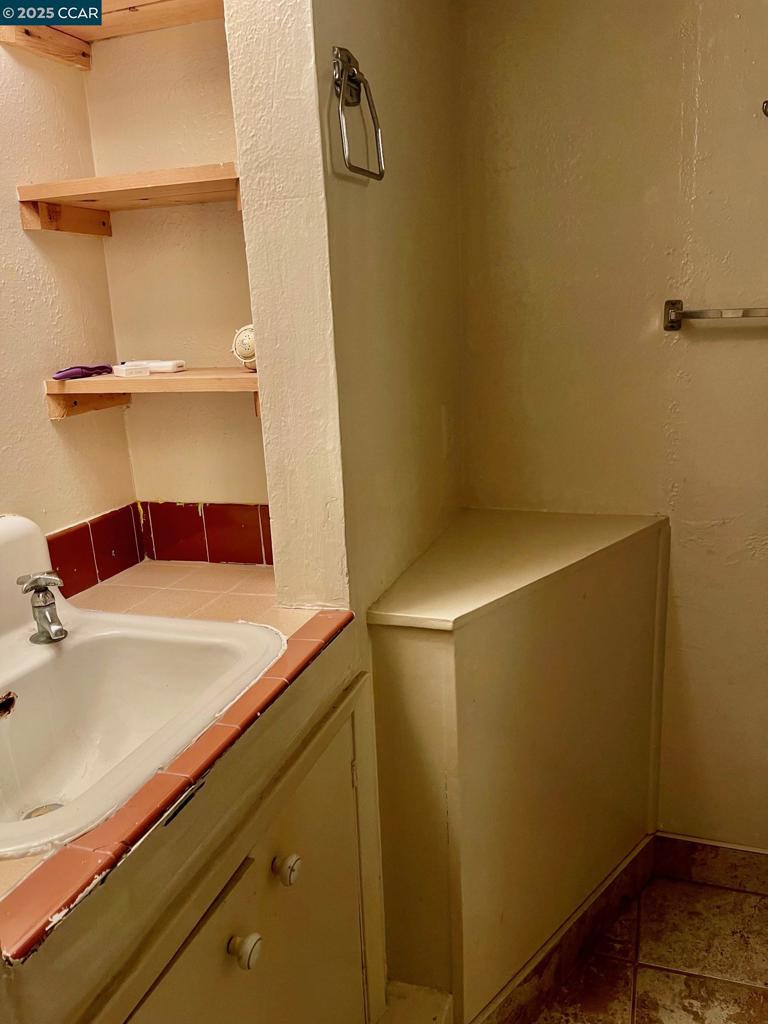 CLINTON ESTATES - Residential