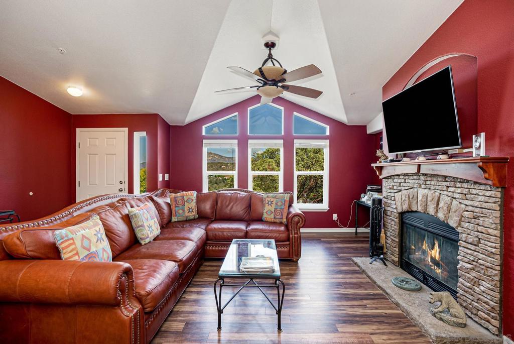 4826 Hidden Glen Dr