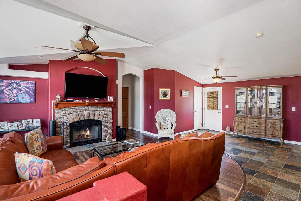 4826 Hidden Glen Dr
