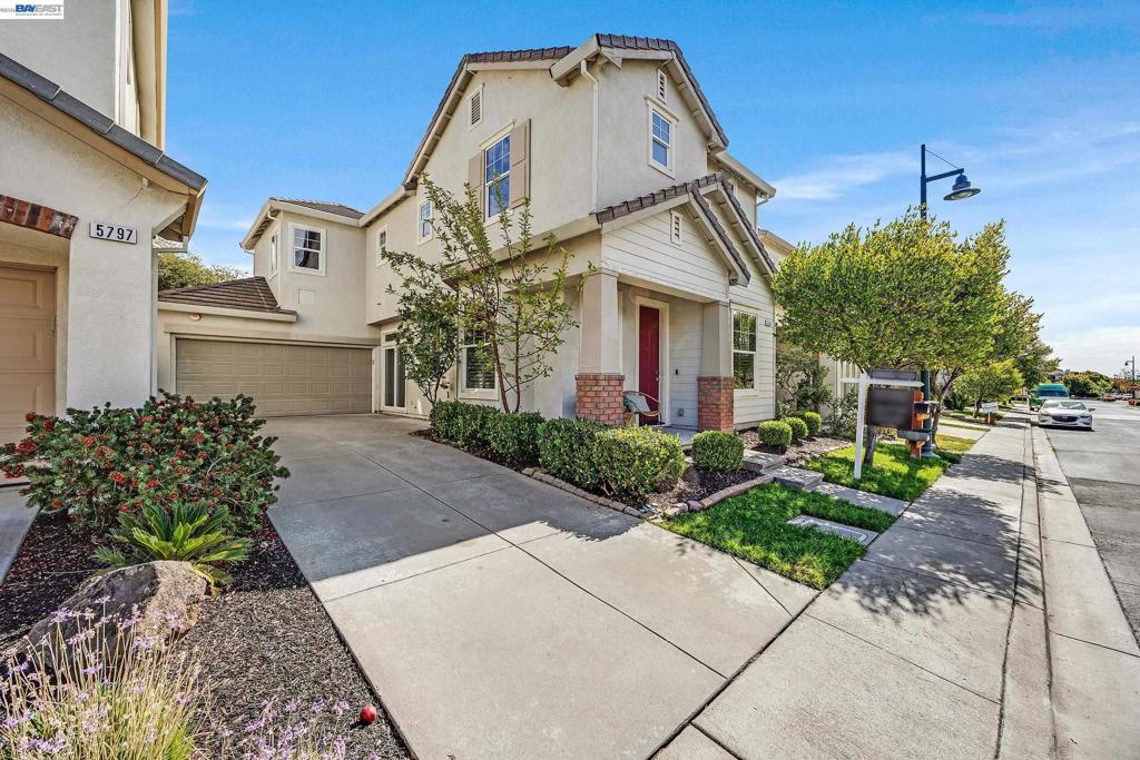 5783 Shadow Hill Dr
