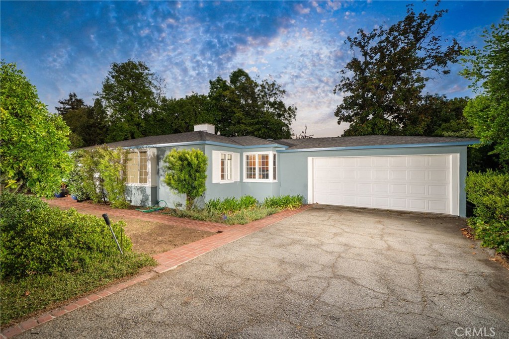 644 W 10th Street