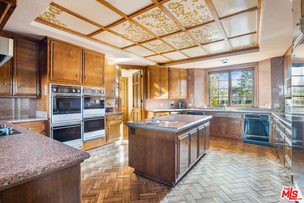 16501 Mulholland Drive