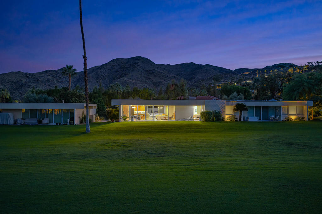 399 Desert Lakes Drive