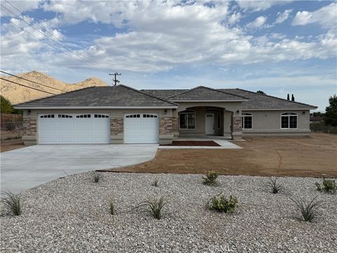 Photo of 19375 Corwin Road, Apple Valley, CA 92307 (MLS # HD25247950) Photo of 19375 Corwin Road, Apple Valley, CA 92307 (MLS # HD25247950)