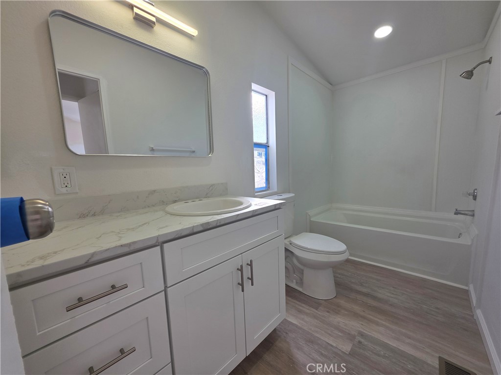 80 E Dawes Street 164