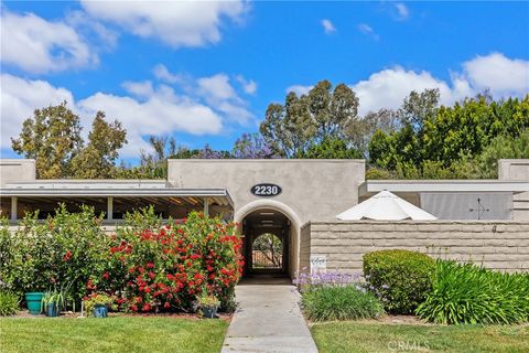 Photo of 2230 Via Puerta #O, Laguna Woods, CA 92637 (MLS # OC26101054)