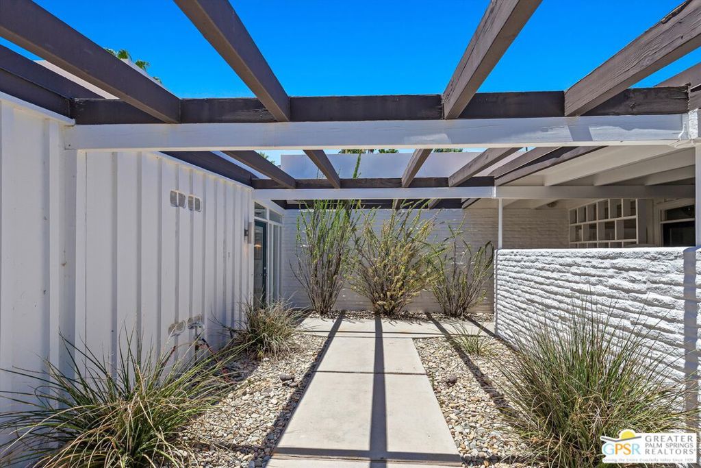 1279 S Driftwood Drive
